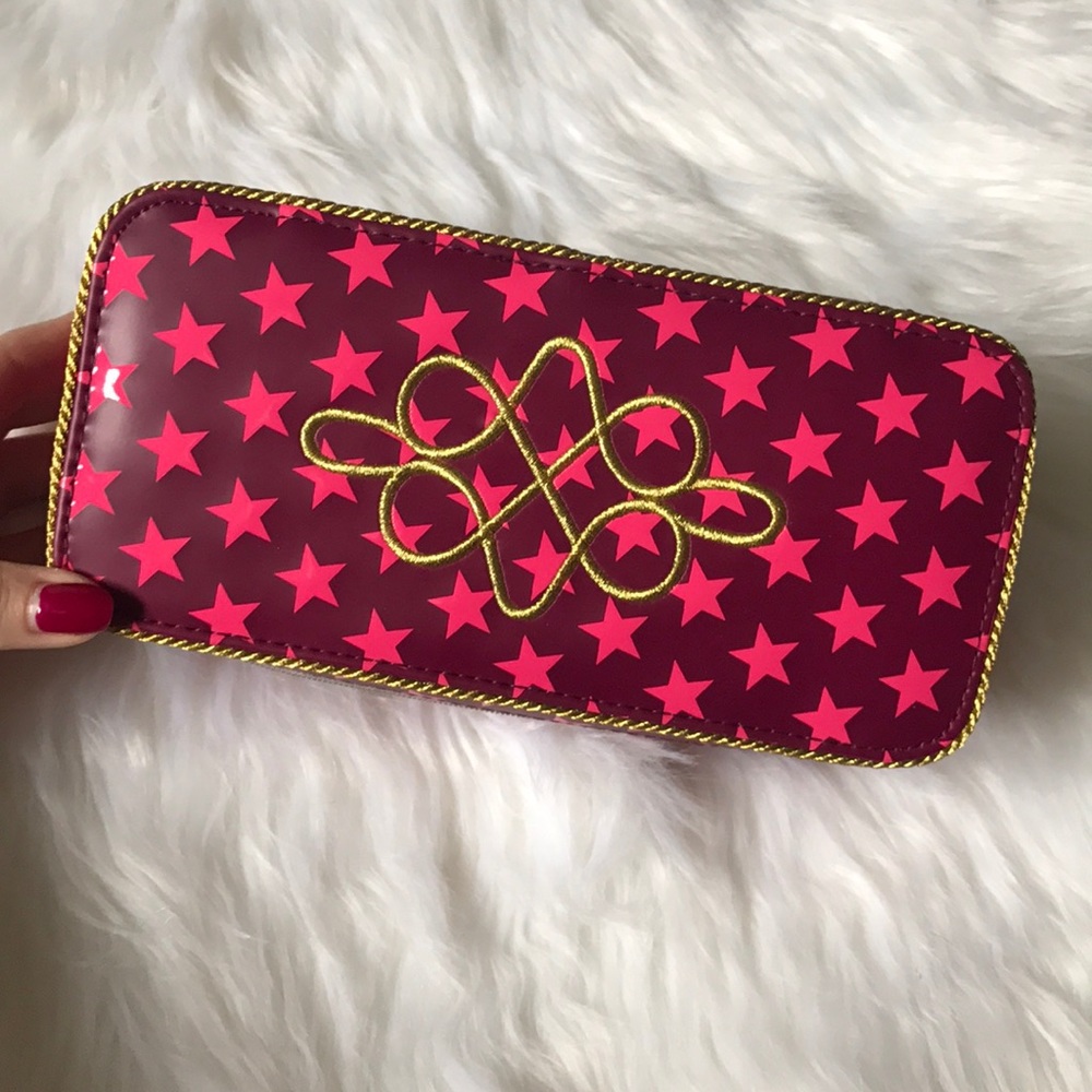 Mac box and items